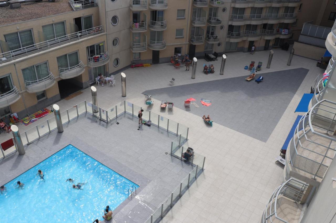 Appartement Met Zeezicht En Verwarmd Zwembad Οστένδη Εξωτερικό φωτογραφία